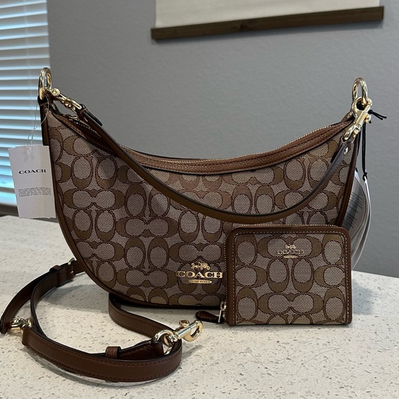 Coach Aria Shoulder Bag With Matching Wallet - Picture 1 of 1